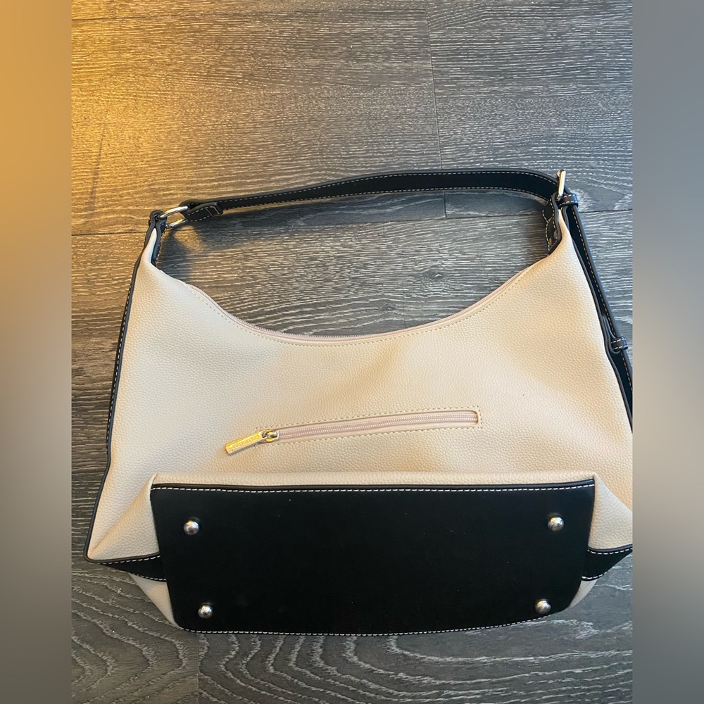 Cultivator Shoulder Bag - Like New View 3